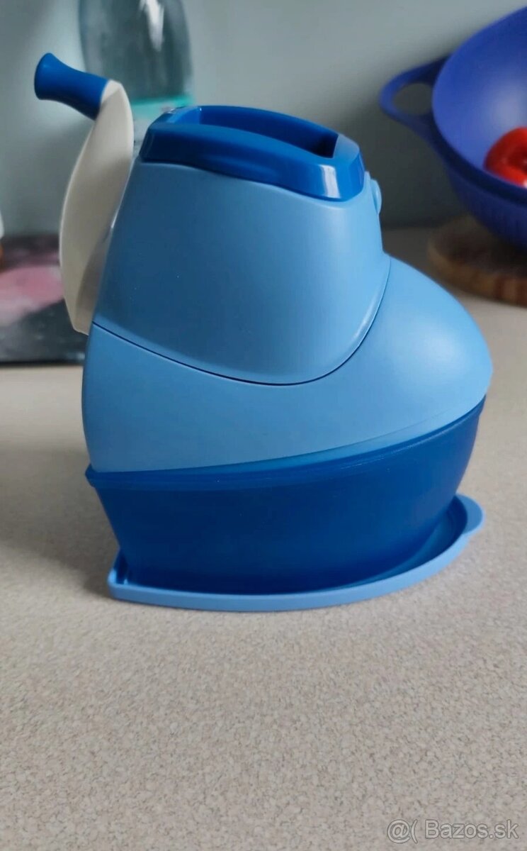 Tupperware mlynček modrý