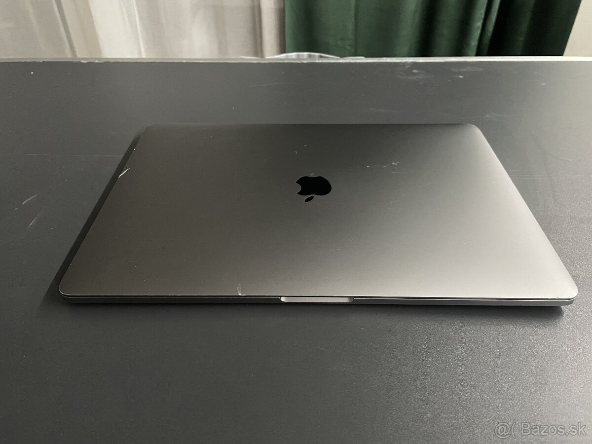 Apple MacBook Pro (15-inch,2018) Touchbar