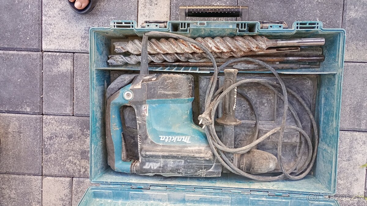 Predám vŕtacie a búracie kladivo Makita HR 4511 C