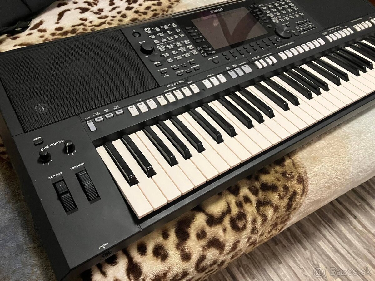 Predám yamaha s775