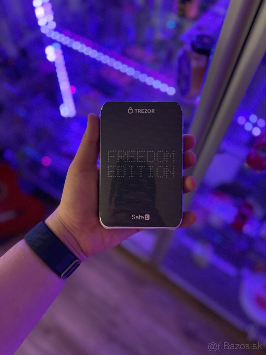 Trezor Safe 5 Freedom Edition – zapečatený, číslovaný kus