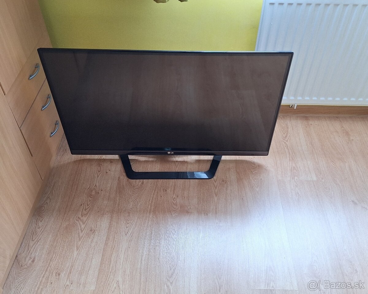 Predám funkčný 3D televizor LG 42 M640s + 6 ks 3D okuliarov.