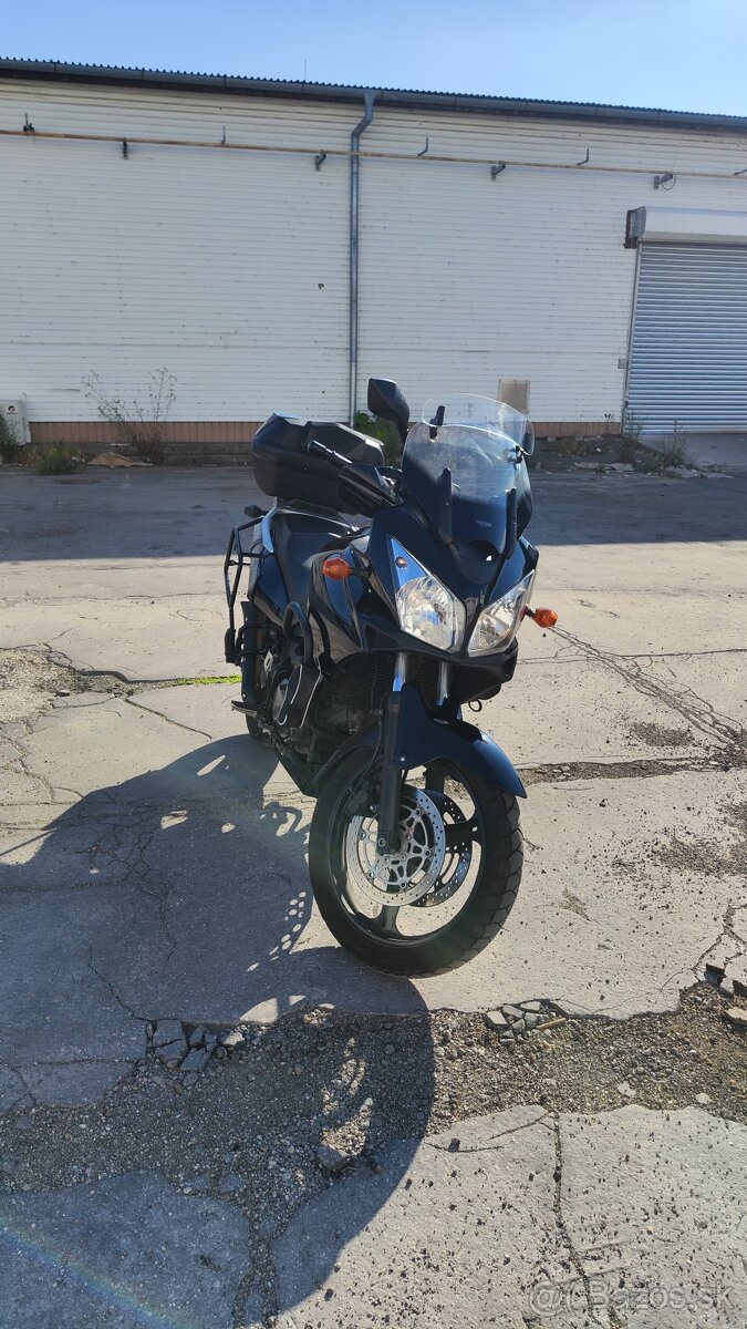 Suzuki V-Strom 650, 2004