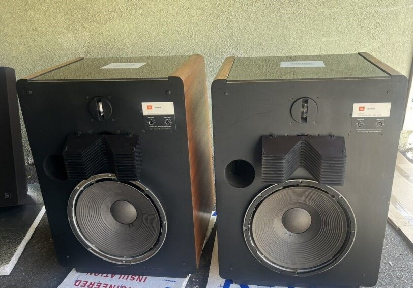 JBL L300 Summit