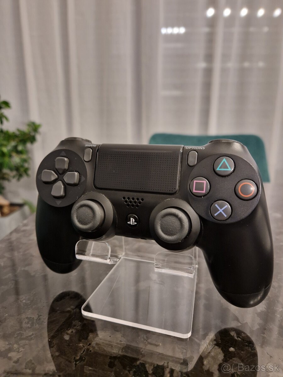 PlayStation 4 Sony ovládač čierny