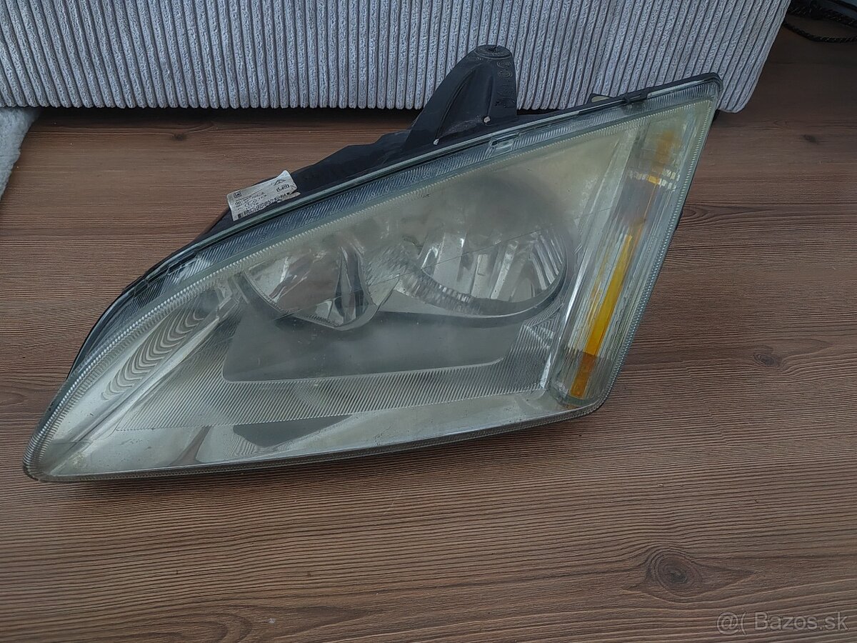 Ford focus mk2 ľavé predné svetlo