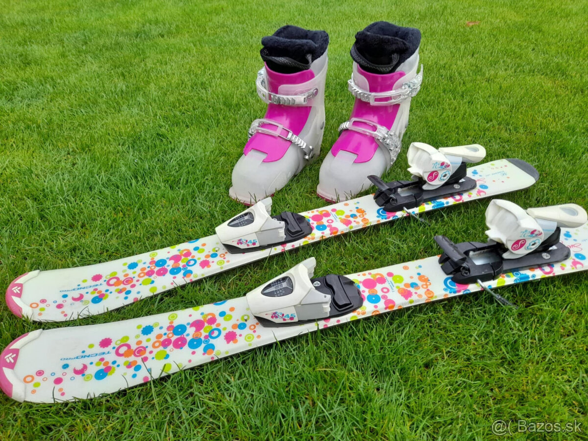 Dievčenské lyže a lyžiarky