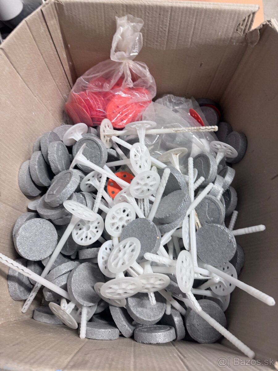 Krytky na polystyren