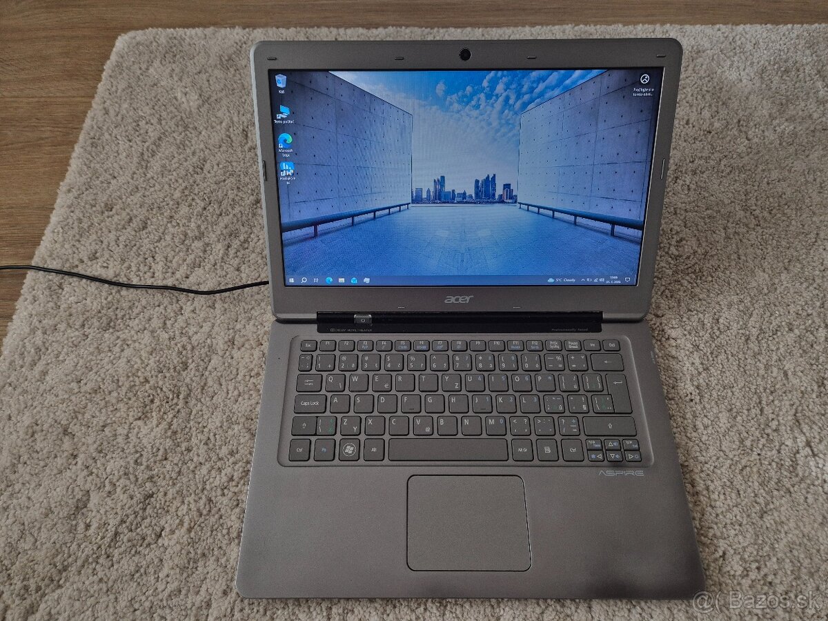 Predám notebook Acer S3-951 - 13.3"