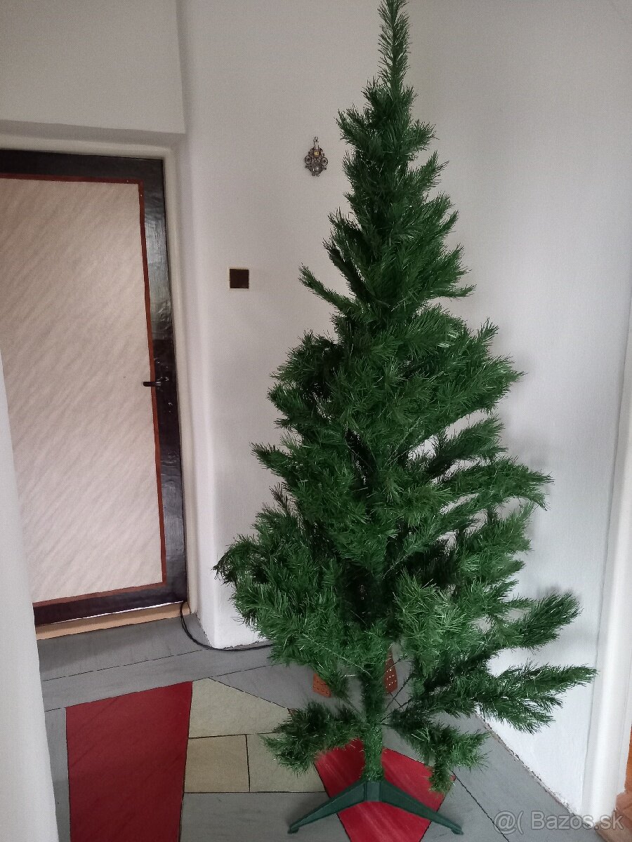 Vianočný stromček 210cm - umelý