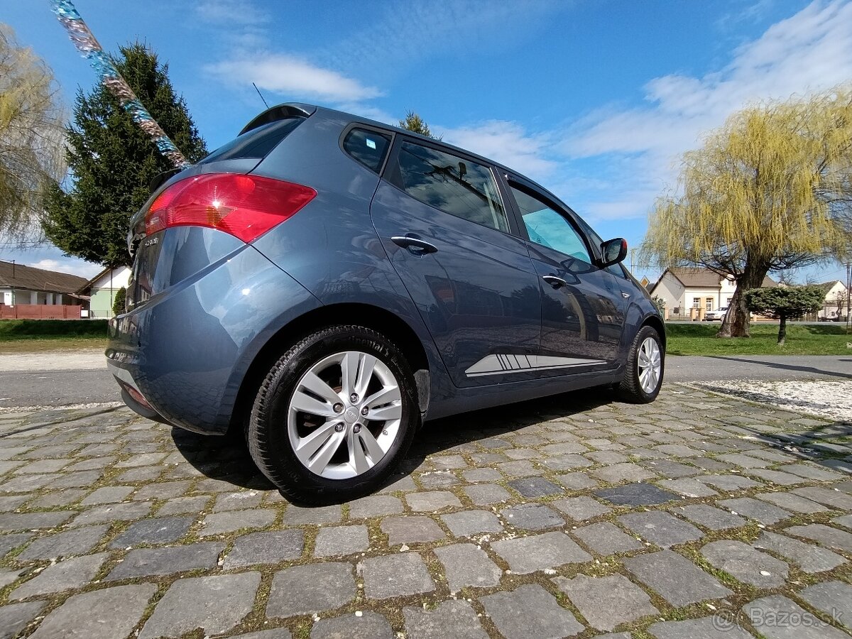 Kia Venga 1.4CRDI M6 16V My WORLD edícia. Rodinné auto.