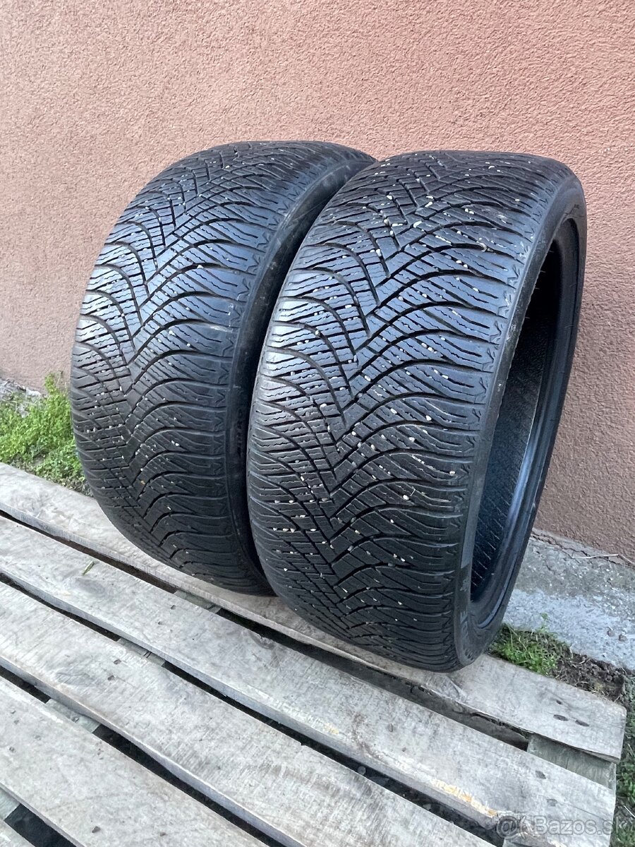 Celoročné 245/40 R18 2023 2x=100e