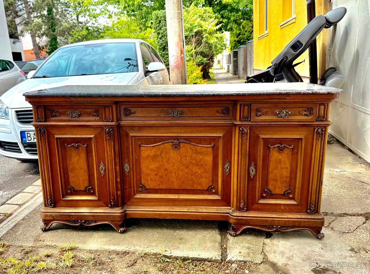 Luxusna starozitna komoda s mramorom (na chalupu)