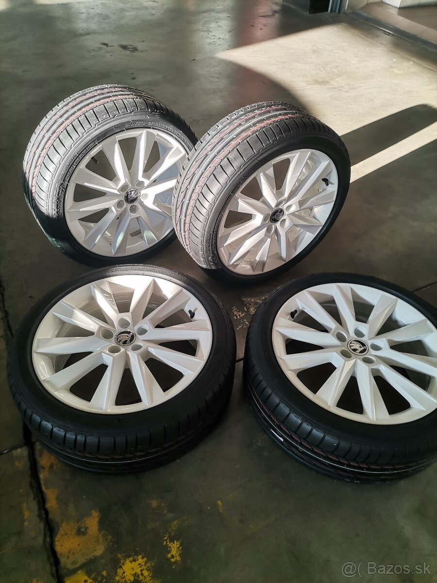 Škoda letná sada 215/40 R17 + disky Savio