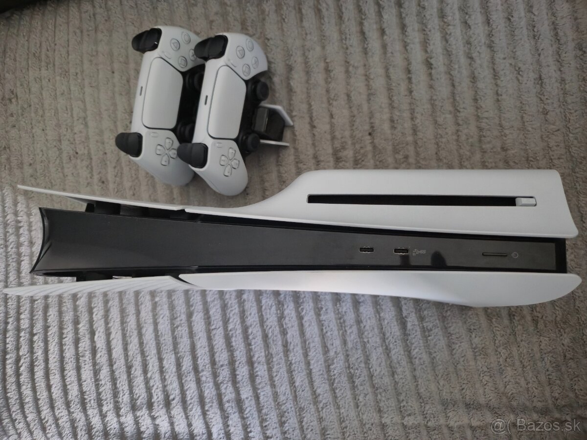PS5 slim + nabíjačka dualsense