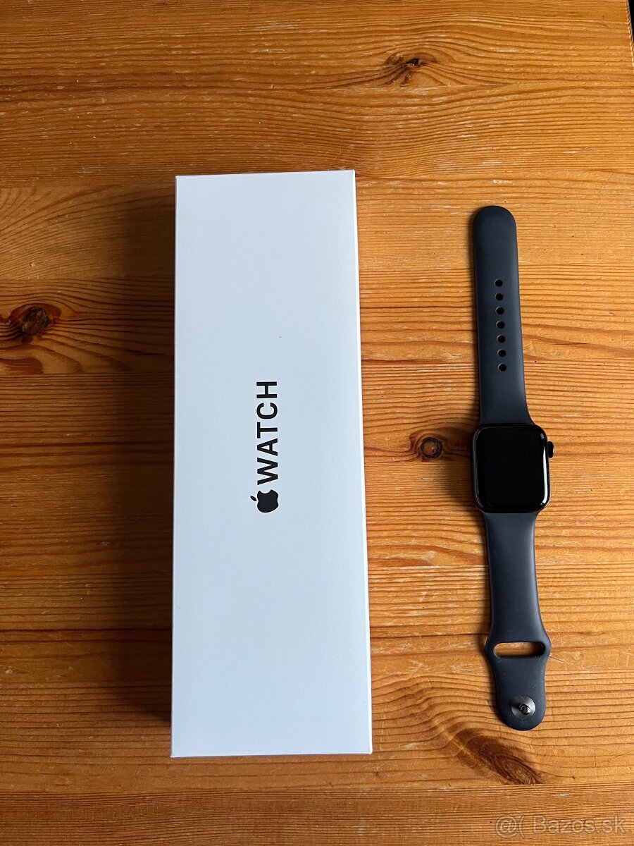 Apple Watch SE (2. generácia) 40mm Midnight