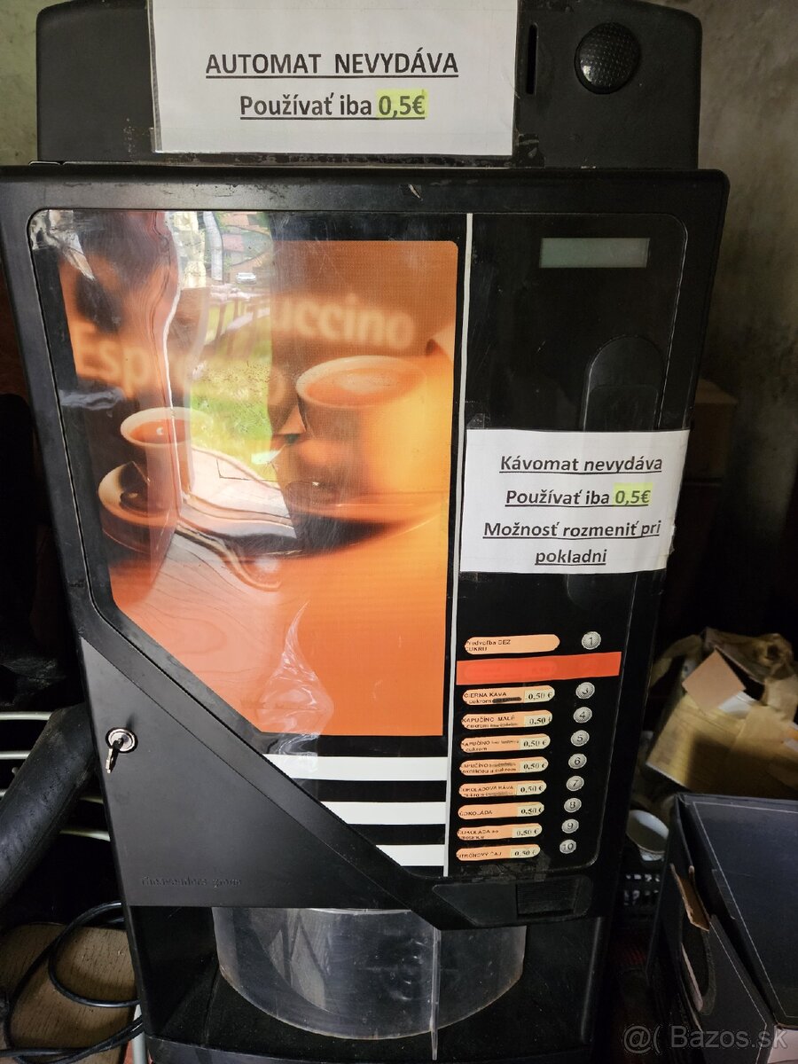 Automat na kávu