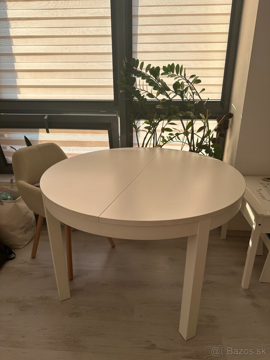 Jedálensky rozkladací stôl IKEA