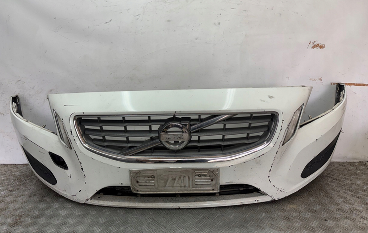 Volvo V60 2010- predný nárazník