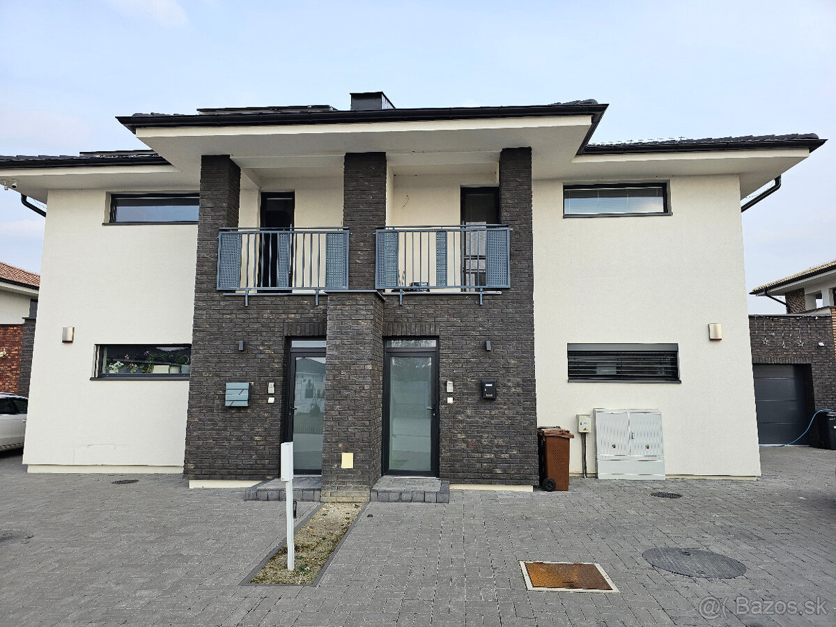 Moderný 3 izbový byt 94 m2 s kompletným zariadením, parkovac