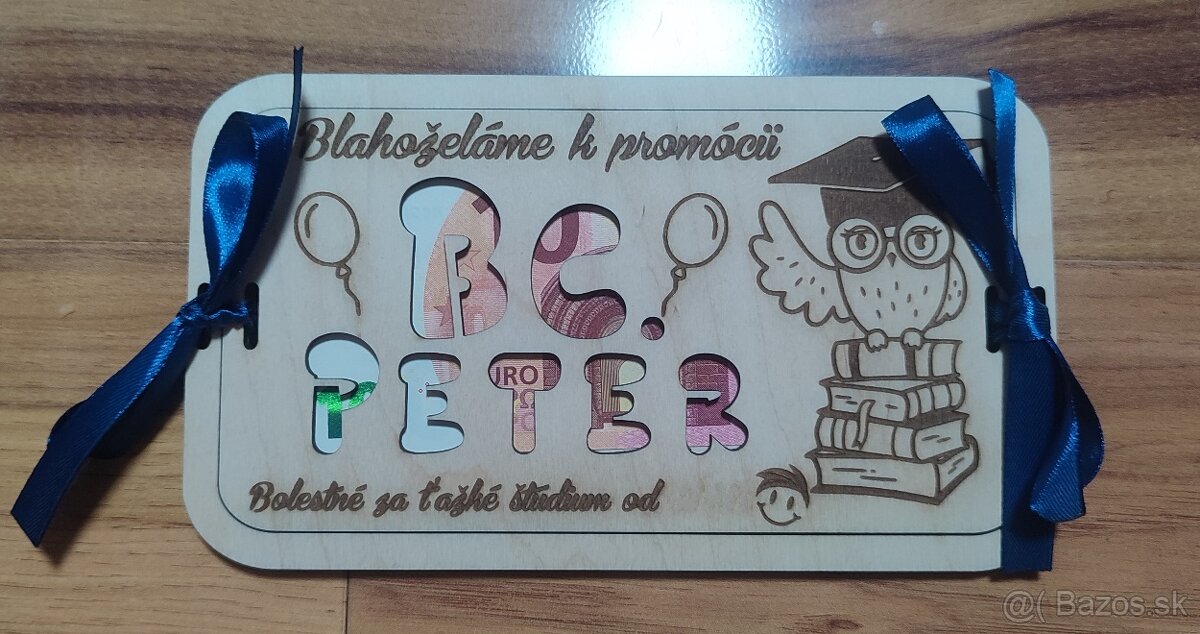 Drevená darčeková karta k promócii na peniaze
