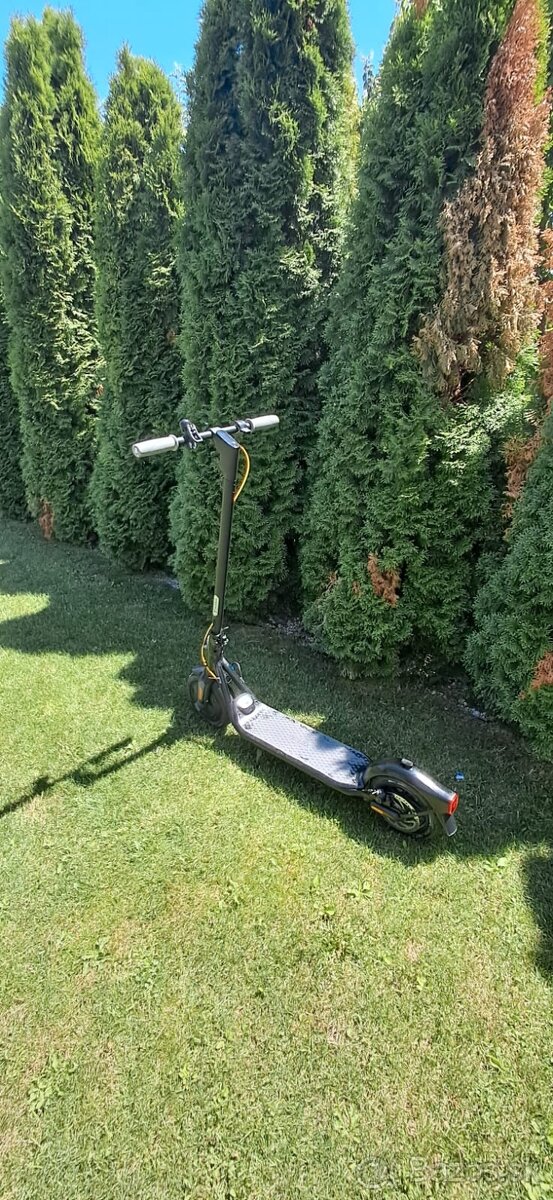 Kolobežka Ninebot f1