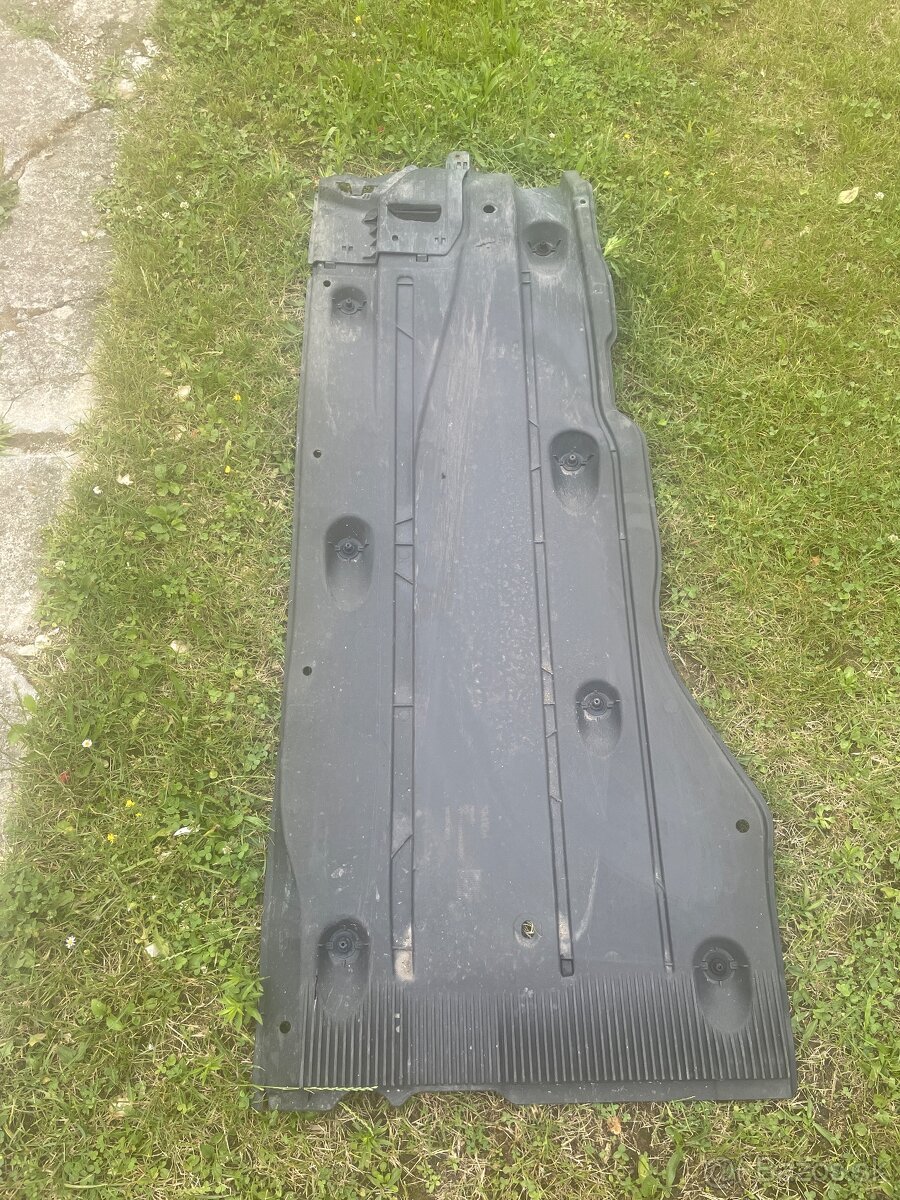 Plastový kryt podlahy Octavia 3