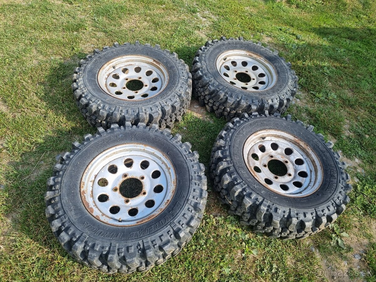 Predam na suzuki samurai disky r15 plus gumy t3