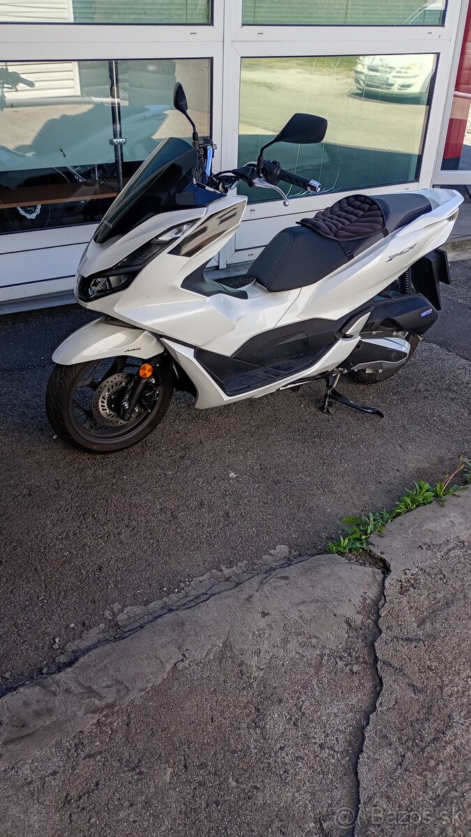 Predám Honda PCX125 r,2021
