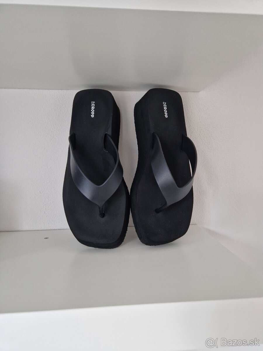 ŠĽAPKY nové 40