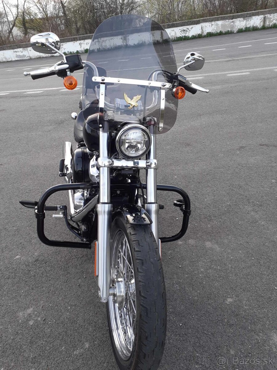 Celne sko Plexi stit na motorku-chopper