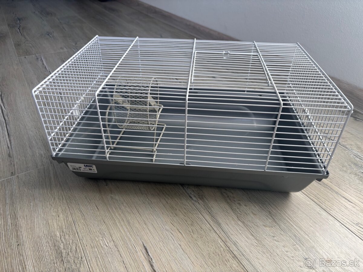 Predám klietku pre škrečka s kolotočom