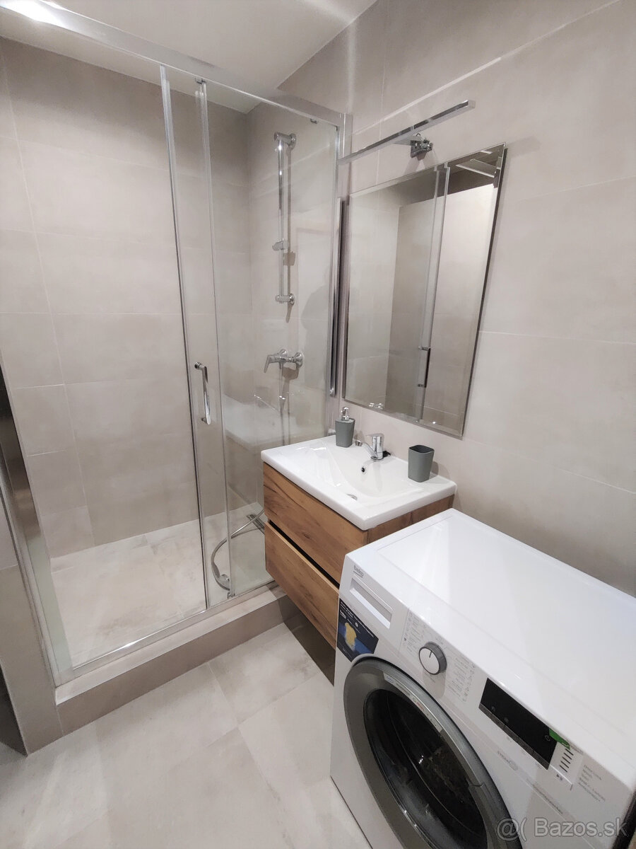 Rekonštruovaný 3 izb. blízko Centra, Južná tr., LO, zariaden