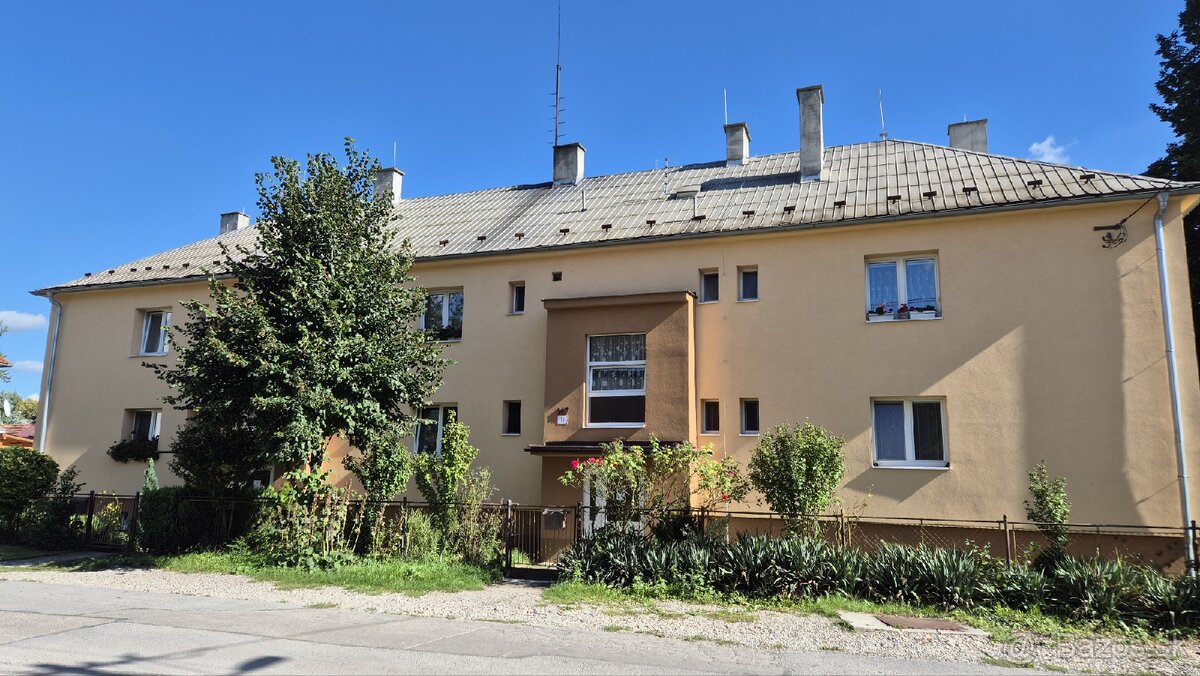 Na predaj 2 izbový byt v Ladcoch