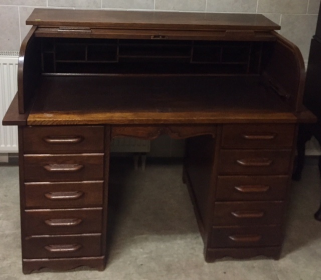 Nádherný historický dubový roletový písací stôl
