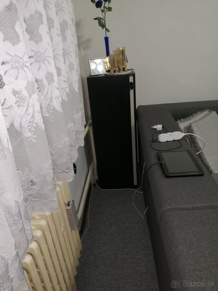 Zachovalá obývacia stena