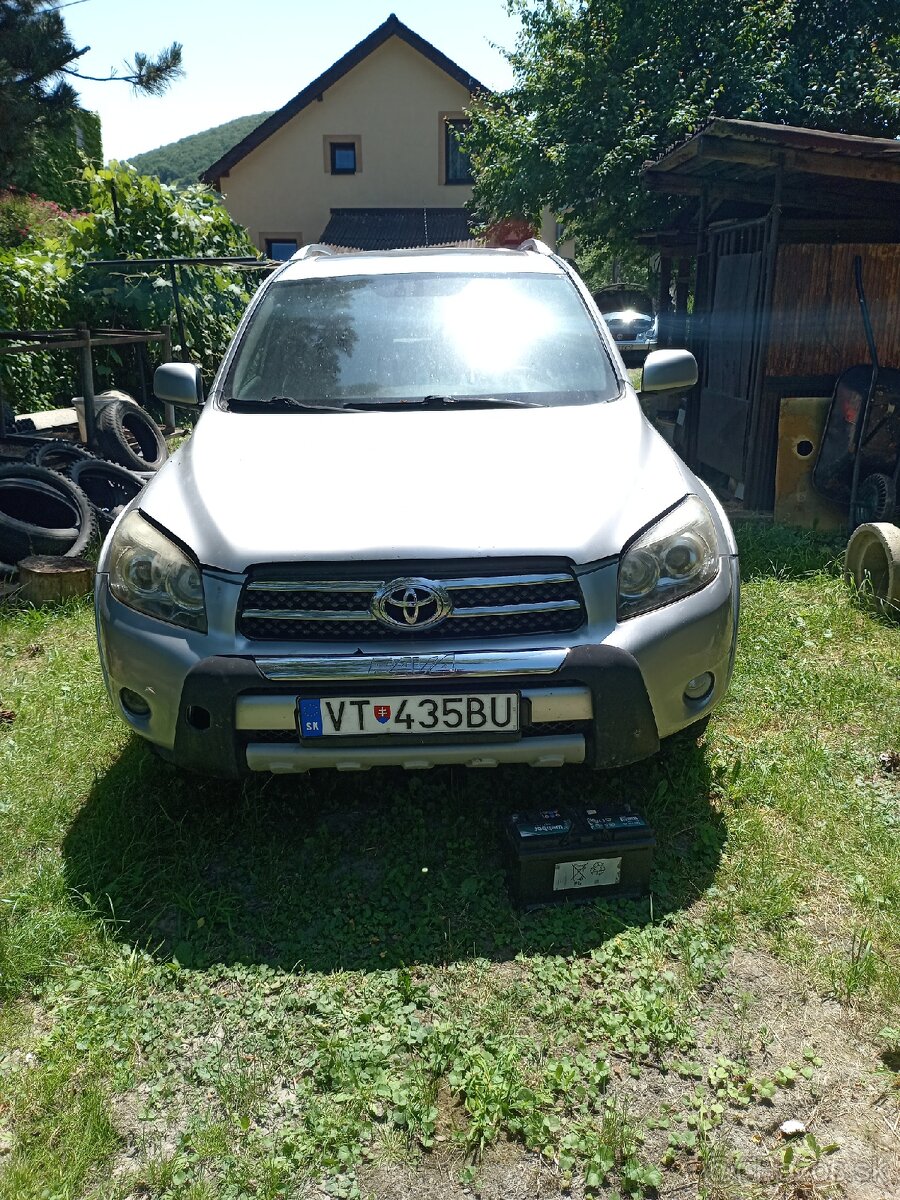 Toyota rav4 diely