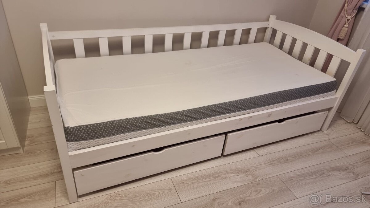 Detska postel