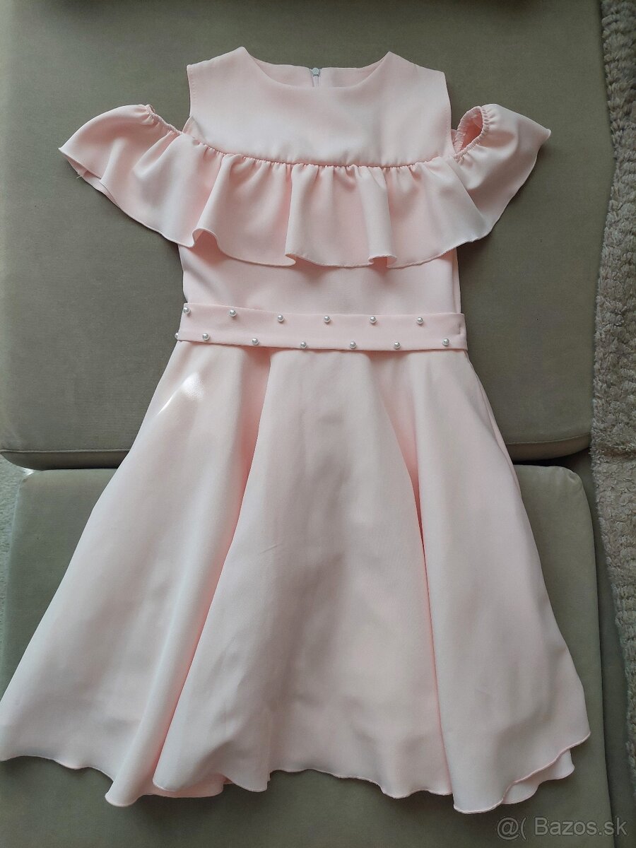 Spoločenské marhuľkové šaty