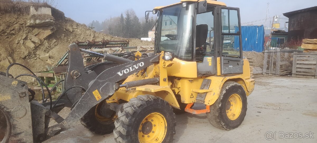 Klbovy nakladač Volvo L35G