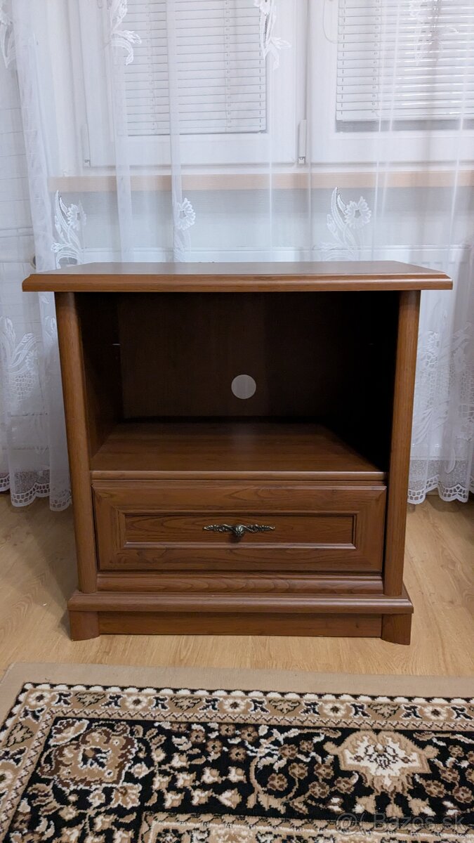 Predám stolík pod TV