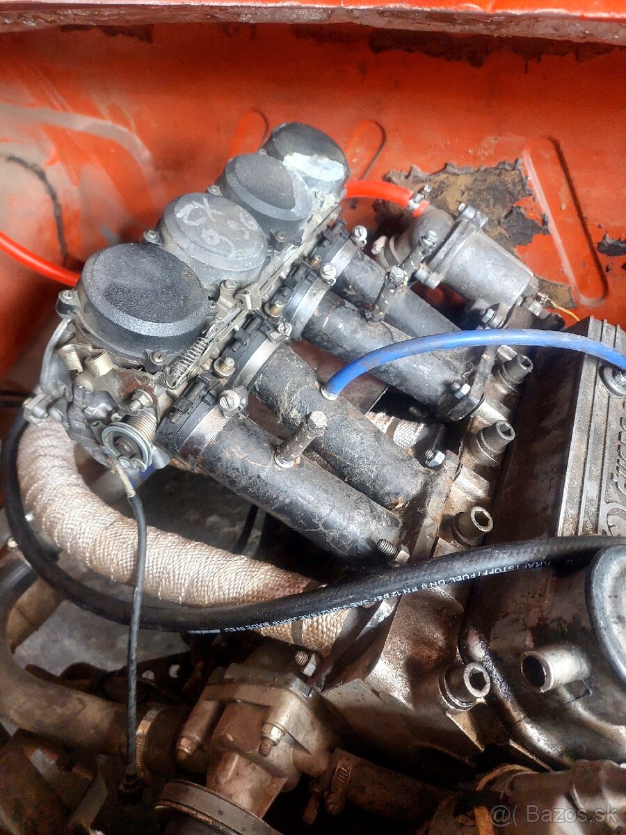 Moto karburatory