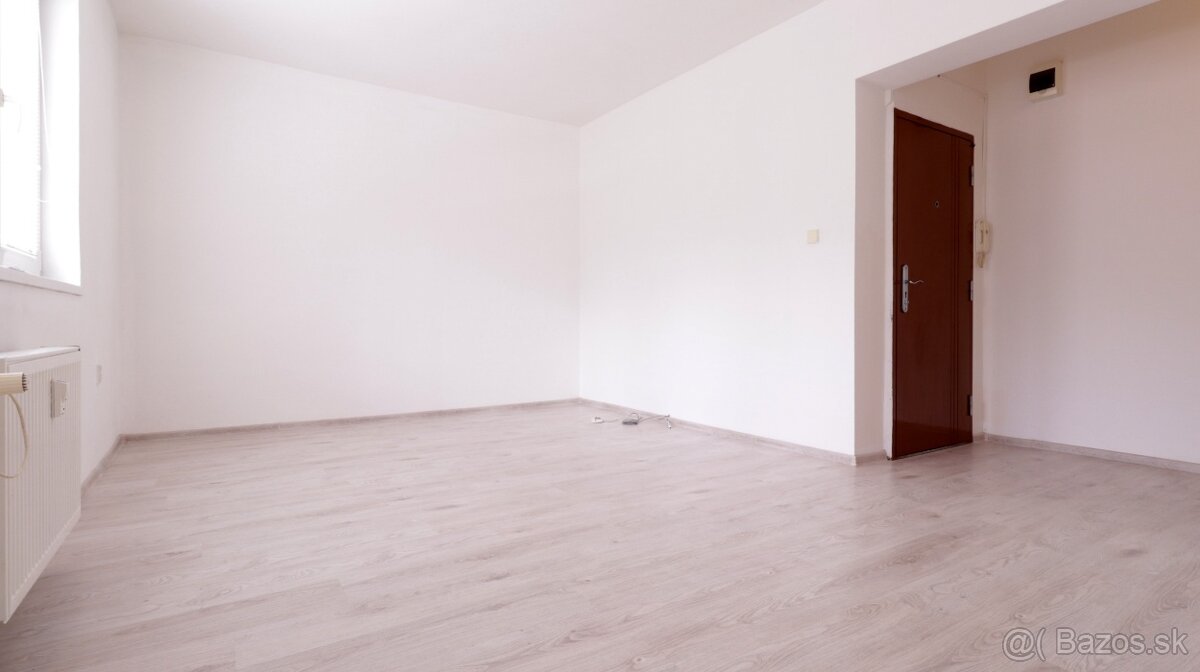 BEDES | 2 izb.byt, loggia, čiastočná rekonštrukcia, Handlová