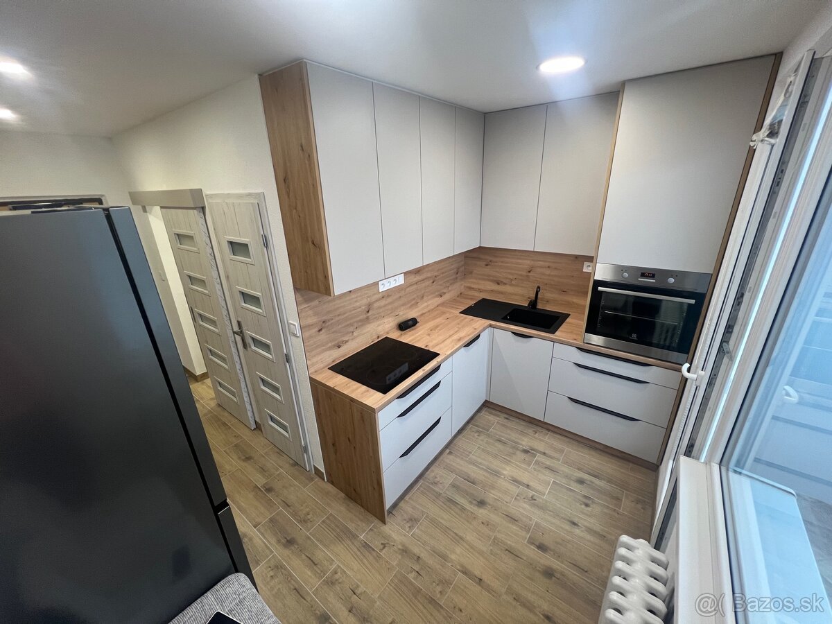 Prenájom - 1 - izbový byt s balkónom na sídlisku Nový Juh