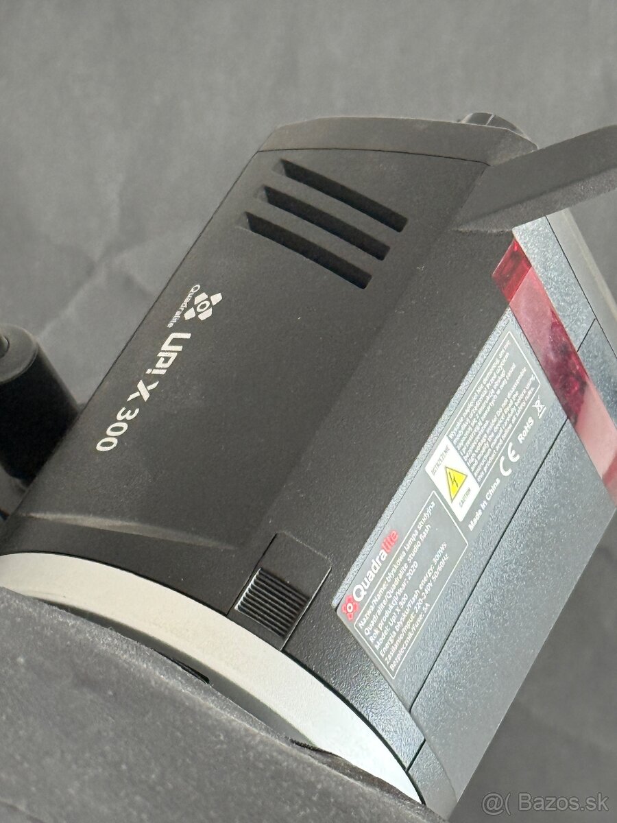 Blesky quadralite up x300 ( Godox )