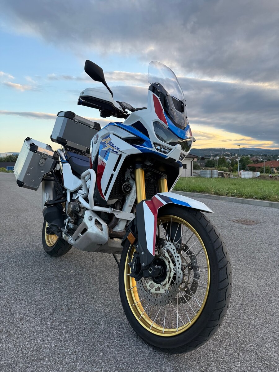 HONDA AFRICA TWIN CRF 1100 D2 - automat (znížená cena)