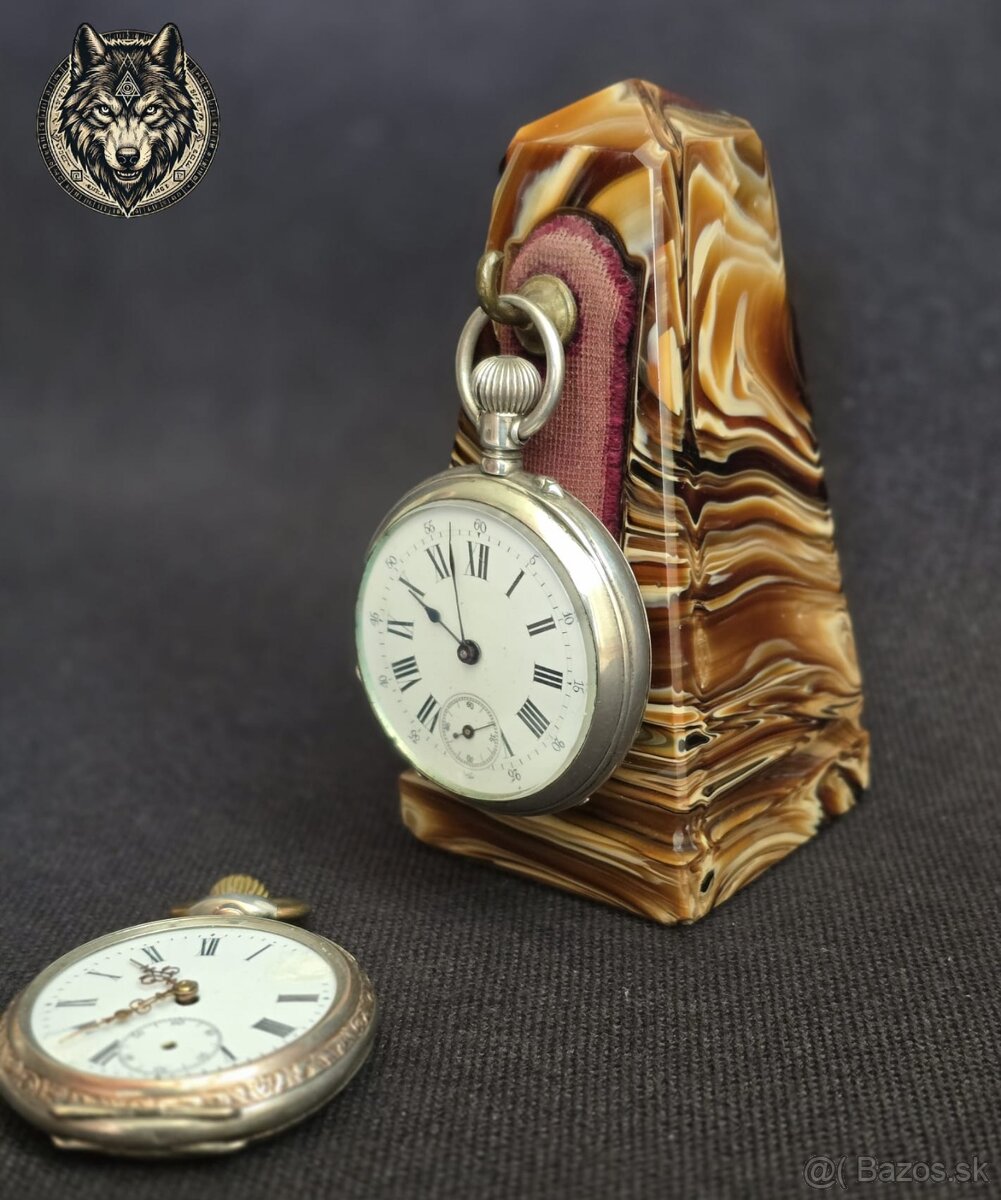 Strieborné vreckové hodinky Ag 0.800 s achátovým stojanom