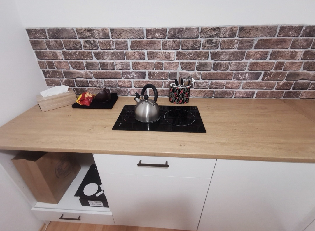 Pracovná doska so sklokeramickou varnou doskou BEZ LINKY