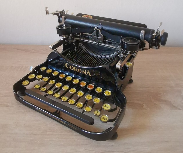 Starožitný písací stroj Corona 3 z roku 1924