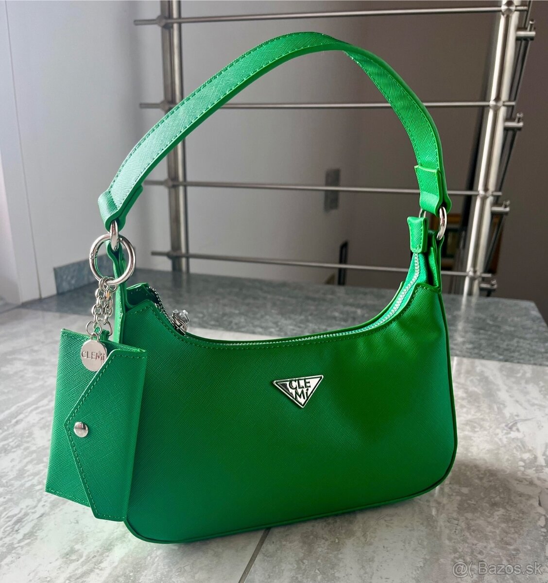 Krasna zelena kabelka